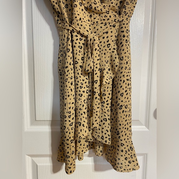Aritzia Sunday Best Leopard Wrap Mini Flowy Lightweight V Neck Dress Size 4 - Picture 5 of 12